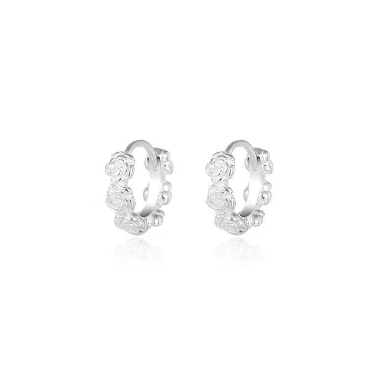 The S925 sterling silver rose earrings exude a high-end feminine charm. The quality ring ear les are gentle and sweet, and they are forest-style earrings