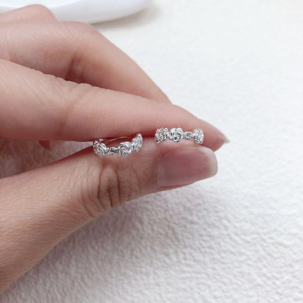 The S925 sterling silver rose earrings exude a high-end feminine charm. The quality ring ear les are gentle and sweet, and they are forest-style earrings