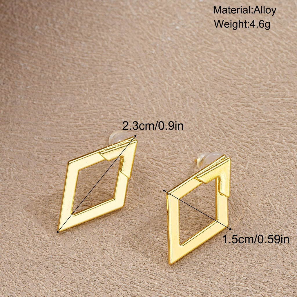 This diamond-shaped double-layer combination design exudes a sense of high-end elegance and is versatile for women's earrings