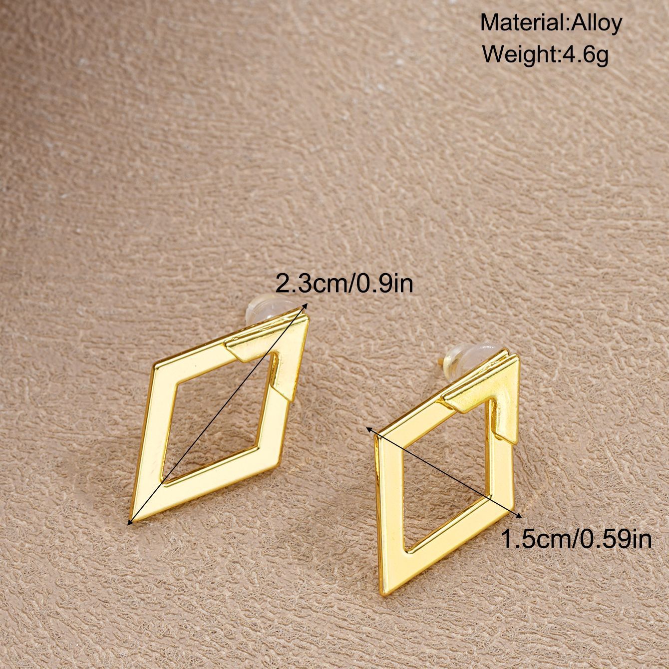 This diamond-shaped double-layer combination design exudes a sense of high-end elegance and is versatile for women's earrings